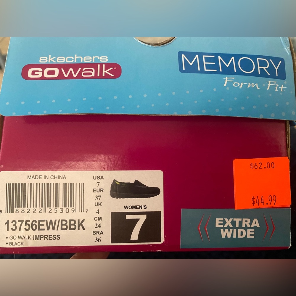 Skechers GoWalk Memory Foam shoes 7 extra wide